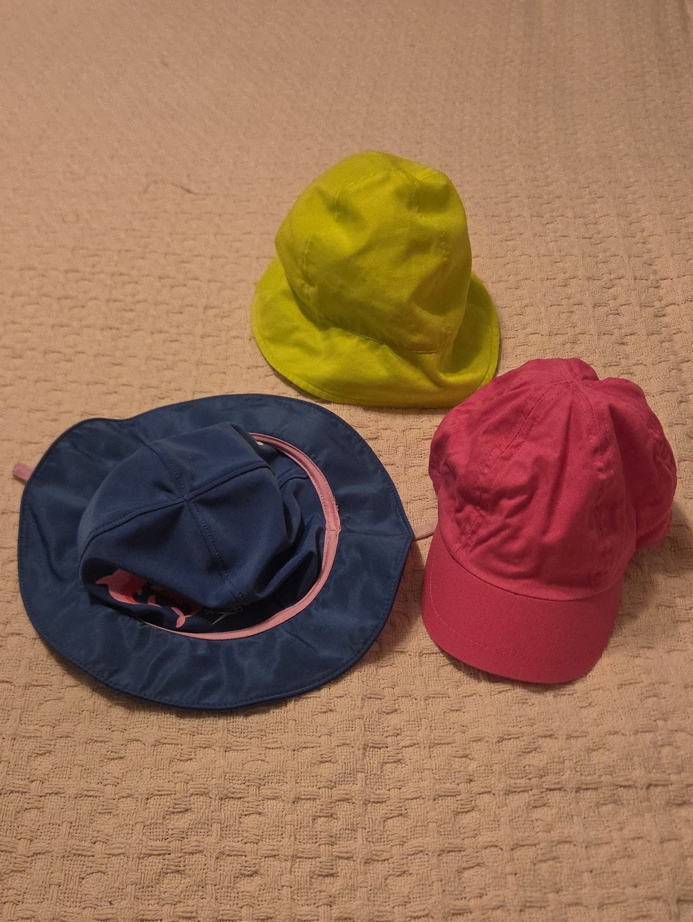 Speedo Kids 3-Pack Sun Hats in Pink, Blue & Lime